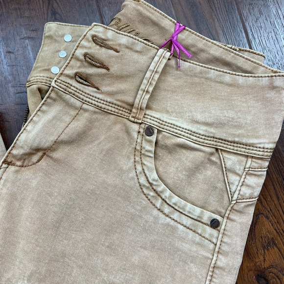 Colombian Push Up Jeans - Picture 13 of 13